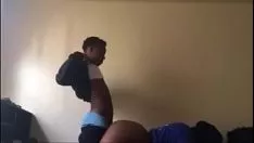 تشغيل ضربات الظهر على مجرفة