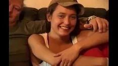Riproduci Sorella adolescente con grandi tette del popolo britannico