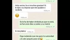 Reproducir Le doy a la vecina un fajo de ropa íntima y me tienta a follar, me quedo quieto y le vuelvo a hacer cera de fluido seminal en la vagina por la mañana.