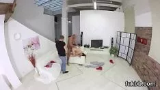 Oynat Sürtük tatlı başparmak amcık ve mağlup olur ve pov içinde dövülür