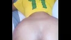 تشغيل يسمح Fienda له أن يلدغ مؤخرته