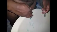 Reproduzir Simulatepoo in peehole out (dandex) e she-bop