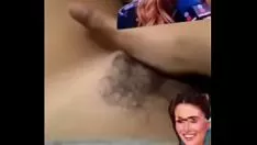 播放 Negrota que me engaño putita se border dedos en vagina