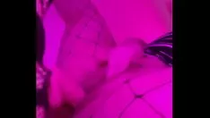 Play Bbw cumming to fuck simple machine