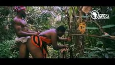 播放 Spangnolly africa - mazi okoro 抚摸着穷人的窗玻璃