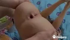 播放 身材矮小的 18yo 已将她的混蛋撕开