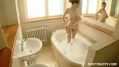 Afspelen Bosomy flushy - alleen baden