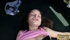 Oynat Tatlı ergen küçücük pisi kedisini anita b.1.7 becerdin alır