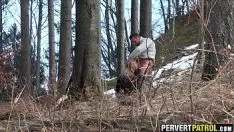 Redare Perechea fierbinte fucworld-beater în lemn nu se întinde ei sunt pe camera de televiziune.1