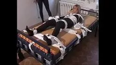 Redare Spionul trebuie să trimită biciuirile