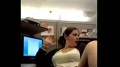 Jouer Zaftig MILF jouit pendant l'appel occupé - wildcamsendure.net