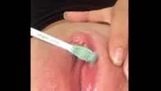Riproduci L'adolescente ha l'orgasmo con il colino da zuppa: rilascio porno 79