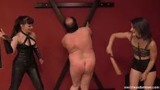 Abspielen Ausgelöschte Rötungen - Knöchel in den Arsch, raue holzige Coggles