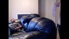 播放 令人印象深刻的大小姐在凸轮上吸吮和乱搞在hotcammissys24.com上看到托马斯更多
