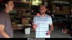 تشغيل سيدة غير محترفة تأخذ أموالاً مقابل ممارسة الجنس من مجهول 11