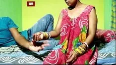 चलाएँ पहली बार xxx एक ही बिस्तर पर सौतेली बहन की सबसे अच्छी दोस्त की चुदाई