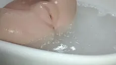 Afspelen Help mijn vriendin haar geslachtsdelen zorgvuldig schoon te maken