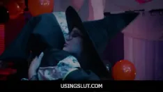 Reproduzir Usingslut - meia-irmã adolescente enfeitiçada para ser usada gratuitamente - leana lovings