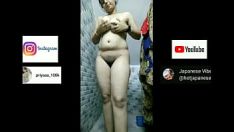 Oynat Eğer kocam beni becermezse banyoda video çekip erkek arkadaşıma göndereceğim.