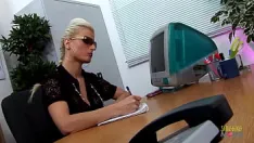 Abspielen Drei geile milfs sind verrückt nach analsex und freuen sich, wenn ihre freunde sie ficken