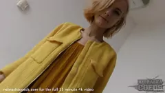 Abspielen Der erste Dildo-Orgasmus der unschuldigen 18-jährigen Blondine Poppy