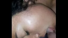 Riproduci La mamma MILF pelosa brama il cazzo e il latte