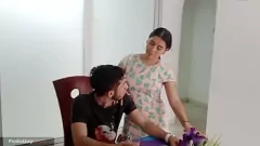 Putar Suami yang stres menemukan kelegaan dengan bercinta dan blowjob titty istri