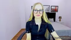 Redare Petite Blonde Belarus amator prunc cu țâțe mici pe webcam