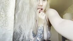 Reproducir Grandes tetas rubia adolescente el culo sexy y el cuerpo cachondo