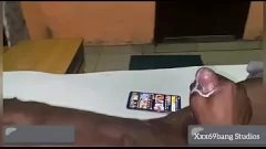 Oynat Amatör bir pornoda devasa bir BBC horoz sikişi ve cumming'i olan azgın Nijeryalı damızlık