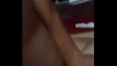 Reproducir Semen emocional en su verbalización francesa no profesional en una cinta de video casera