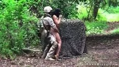 再生 フランス人の化膿した思春期の仲間のトレッドガールが場所に犯された